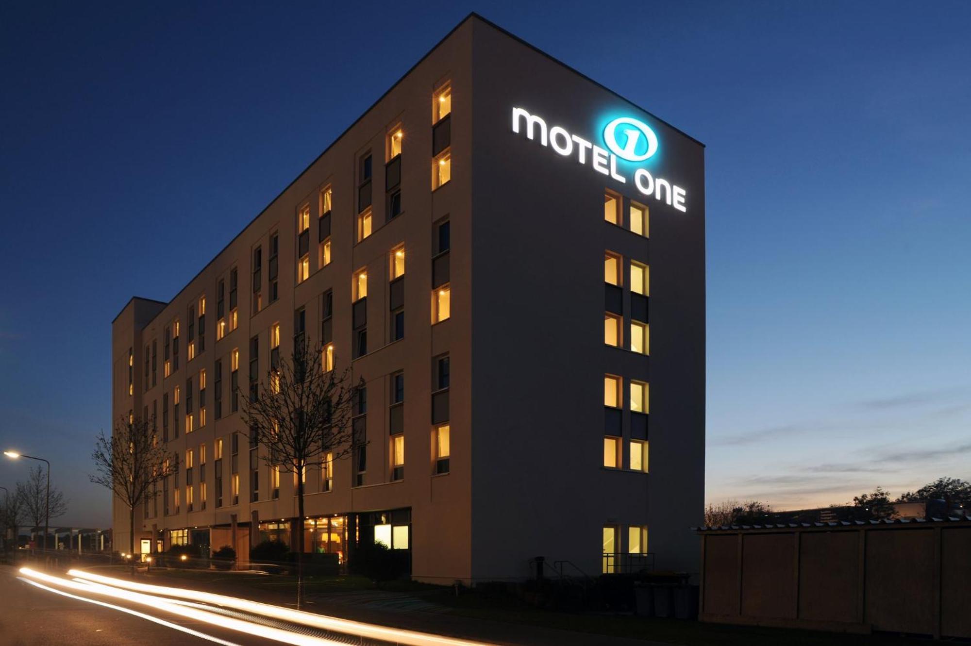 Motel One Frankfurt Airport Frankfurt am Main Dış mekan fotoğraf